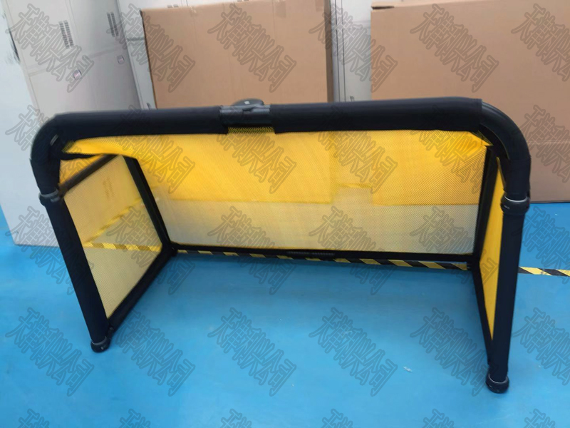 Soccer net with Aluminum Folded Flame