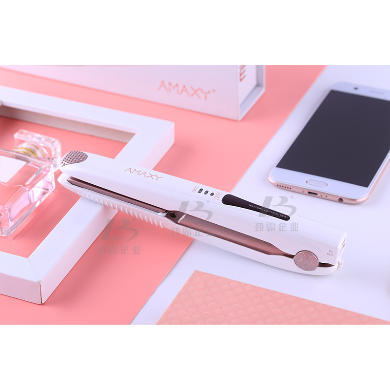 Rechargable hair straightener