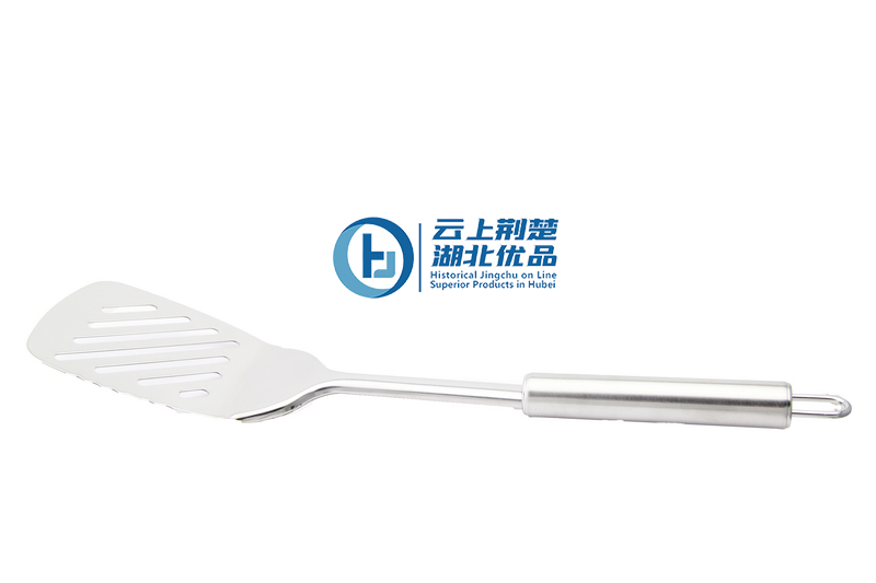 Serrater slotted turner