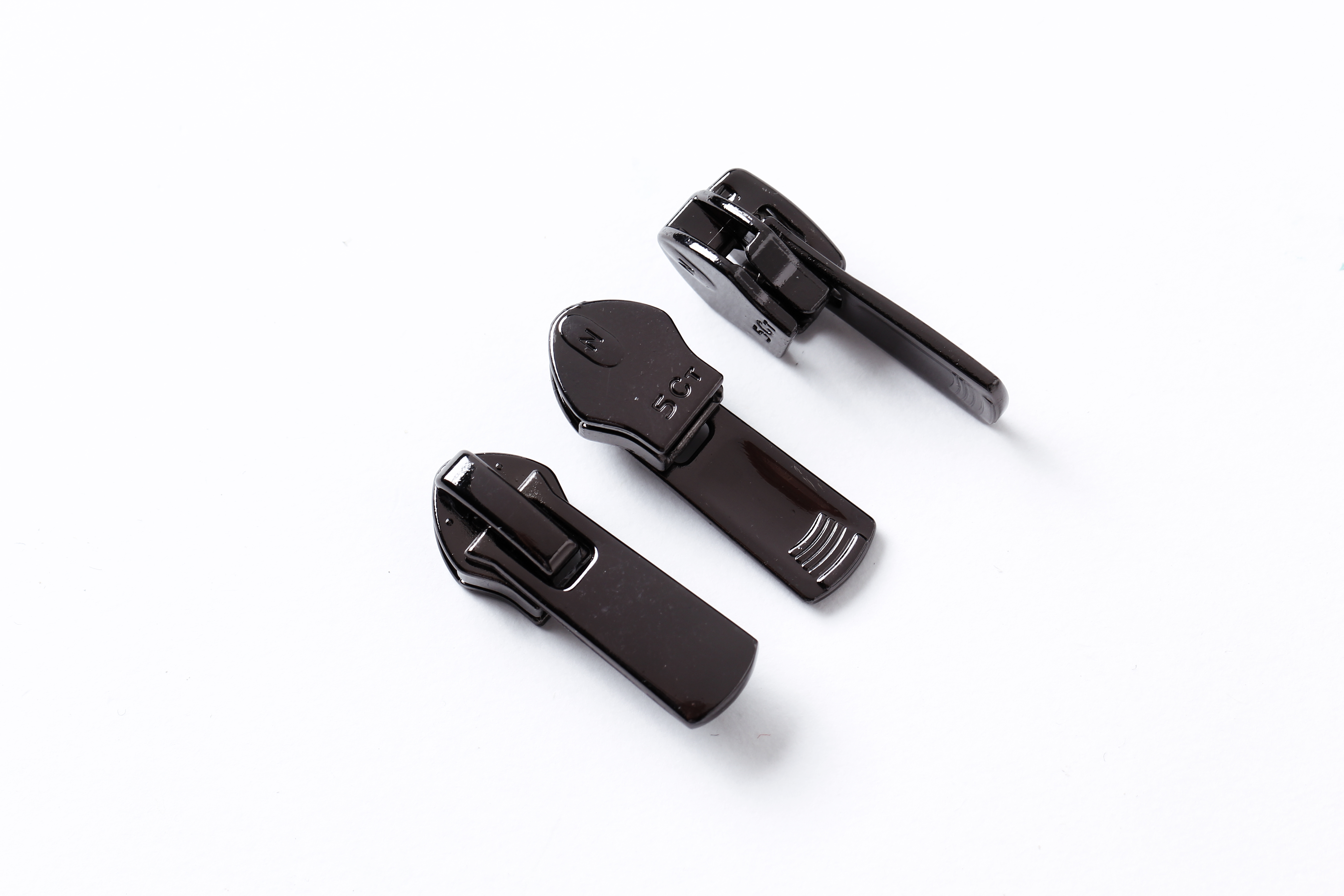 Zhejiang Honghui Zipper Co., Ltd. – Resin zipper 2