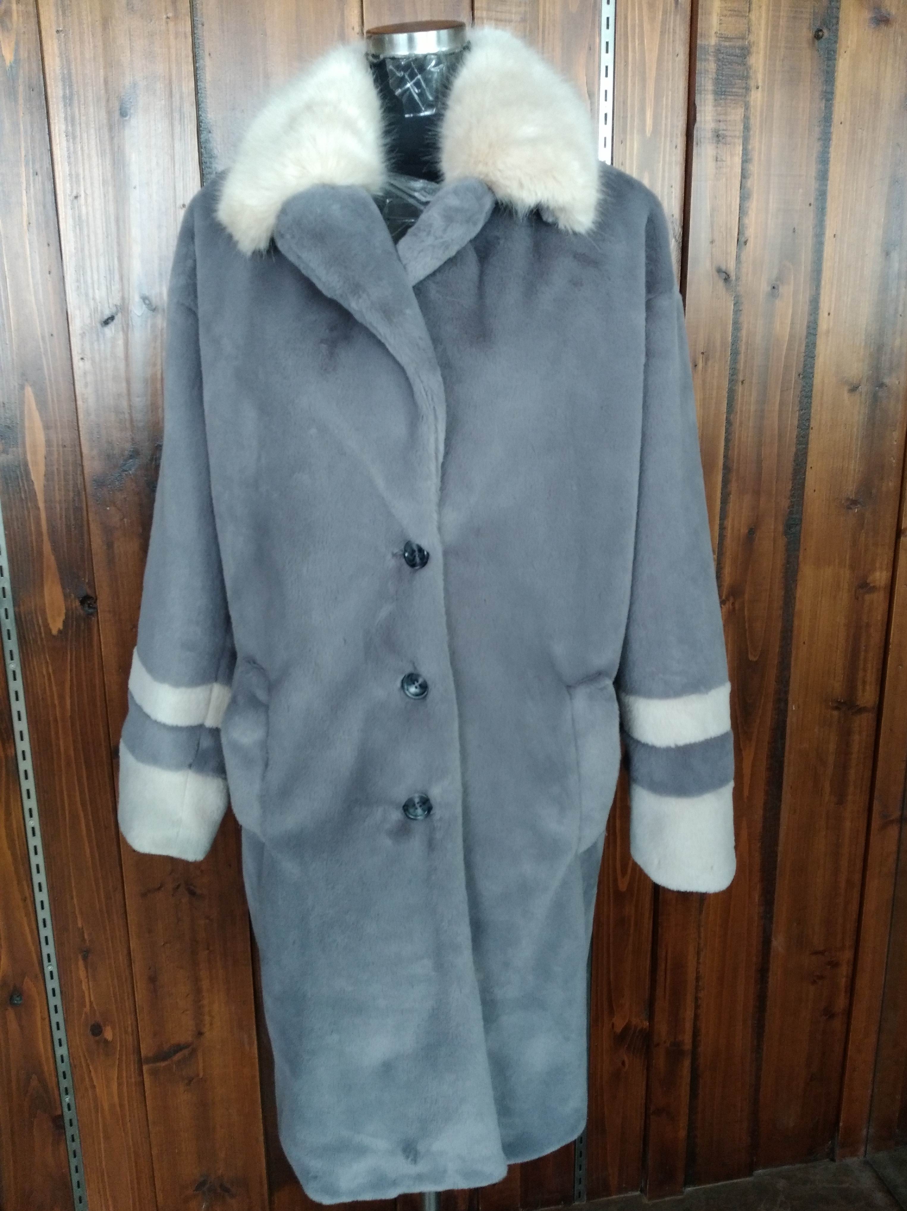 Ladies Fake Fur Coat