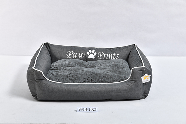 Square pet bed