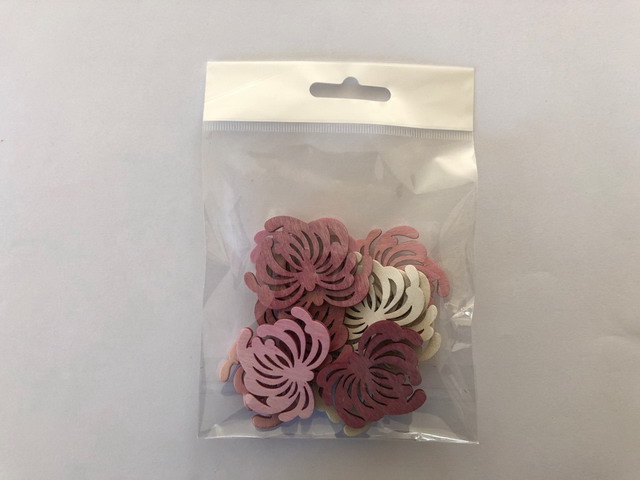 wooden flower in pb