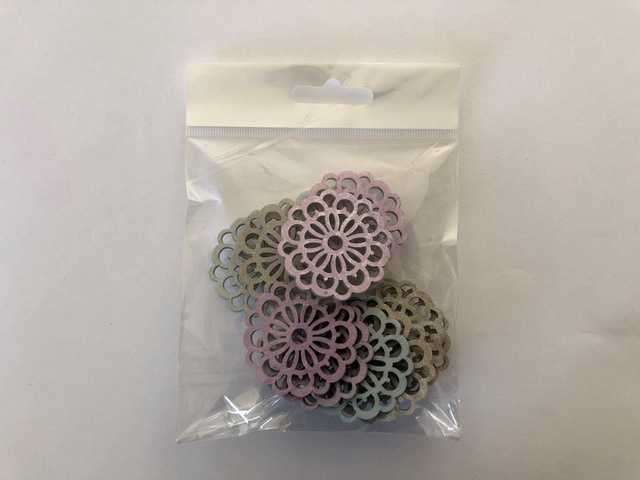 wooden flower in pb