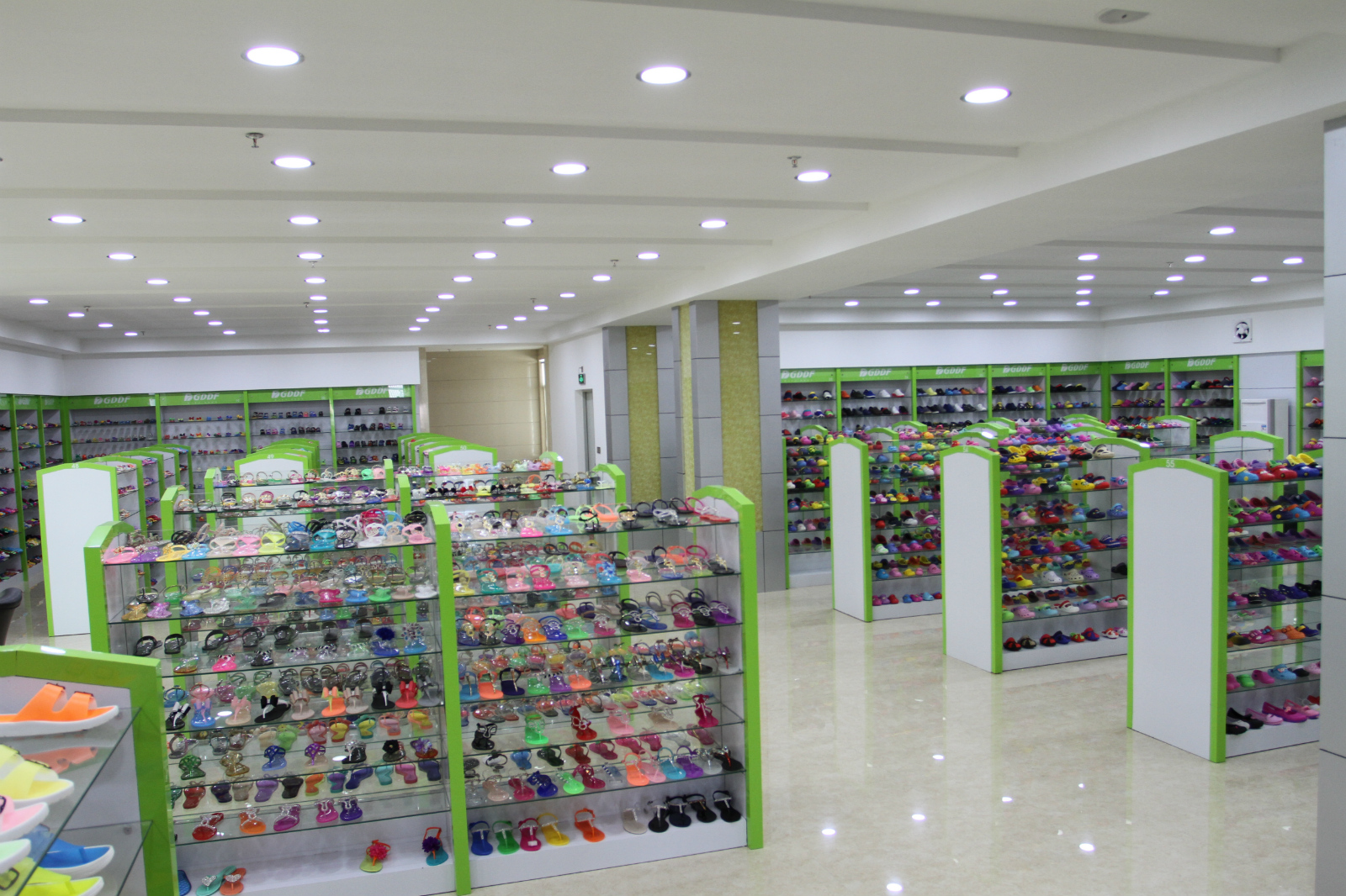 Jieyang Monique Footwear Co., Ltd. – beach slippers 3