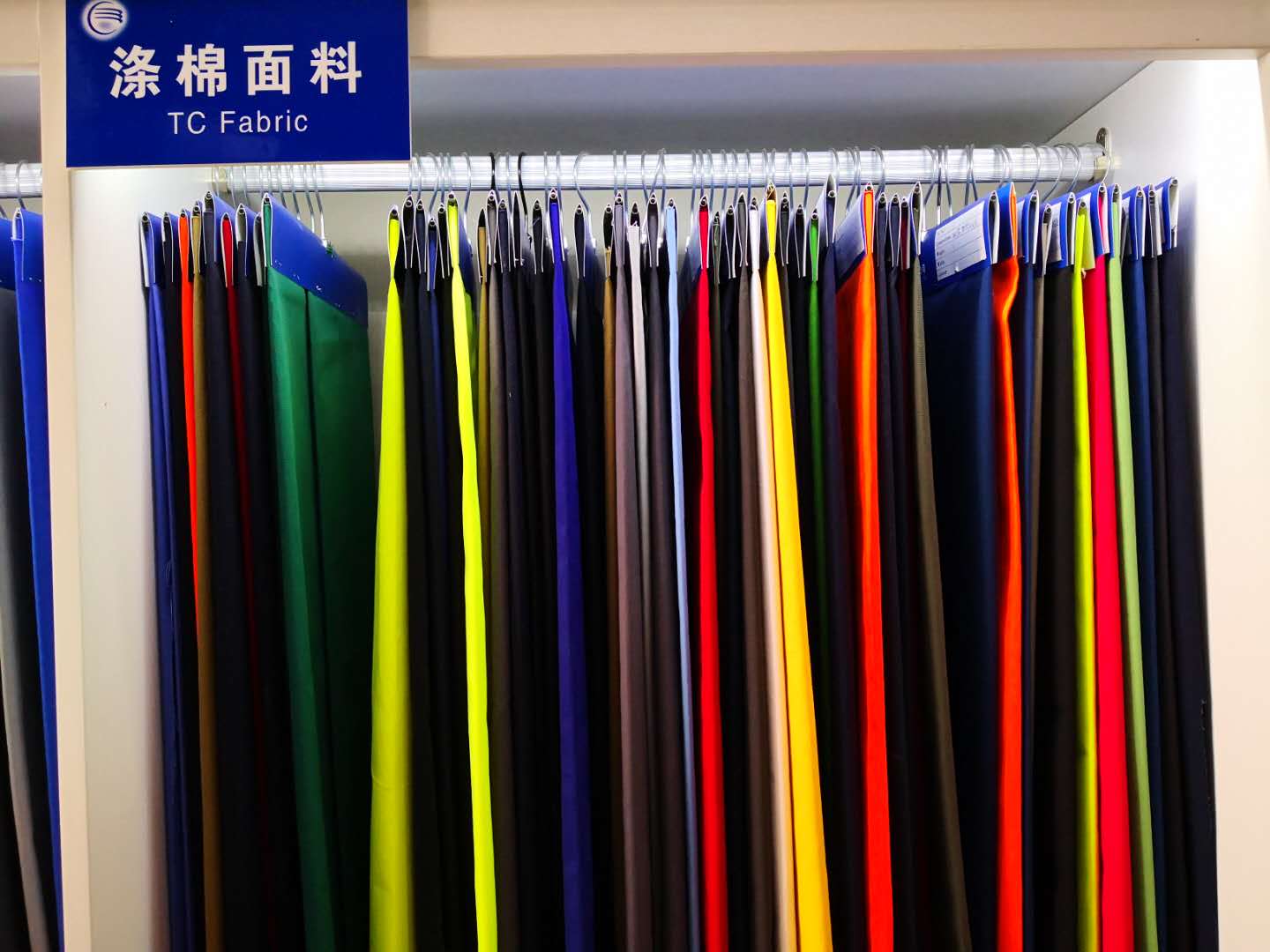SICHUAN TIANRUI TEXTILES IMPORT AND EXPORT CORPORATION – vestido de noche 3