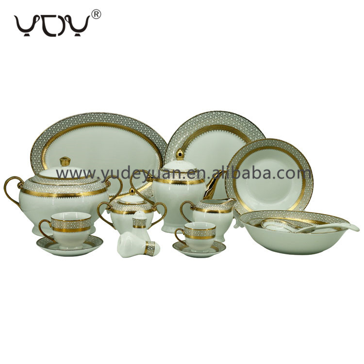 2020 latest factory price gold plated wholesale porcelain dinnerware set