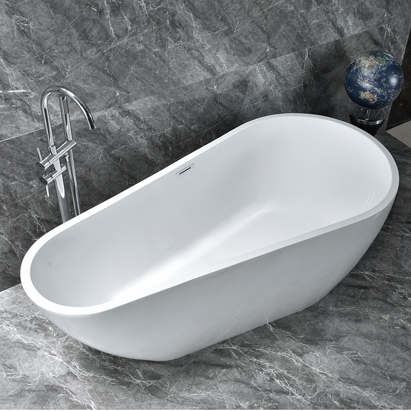 Free standing bathtub