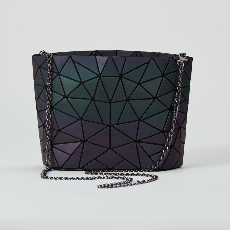 2020 new design custom high quality luxury ladies unique shape Diamond lattice black handbags with long shoulder