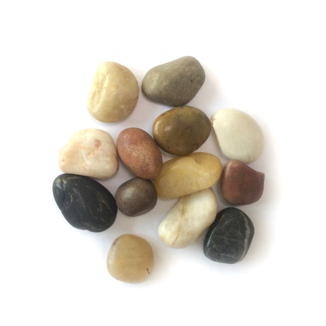Mixed color flat and small polished pebble stone