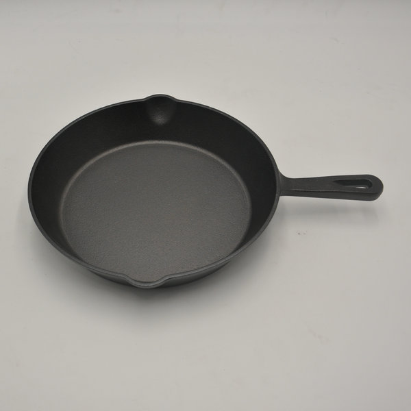Cast iron frying pan
