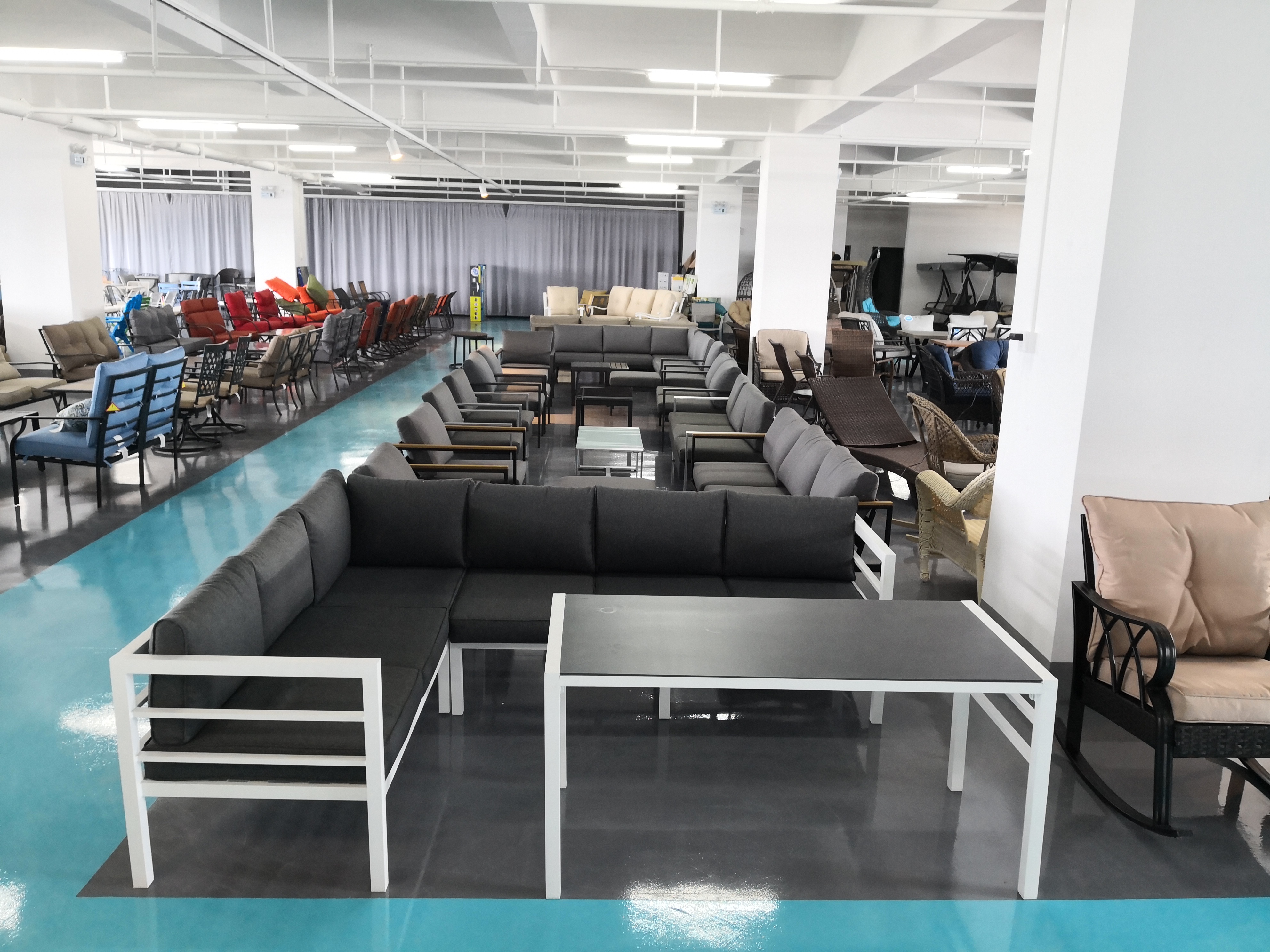 Shenzhen Weisheng Industrial Co., Ltd. – outdoor sofa 1