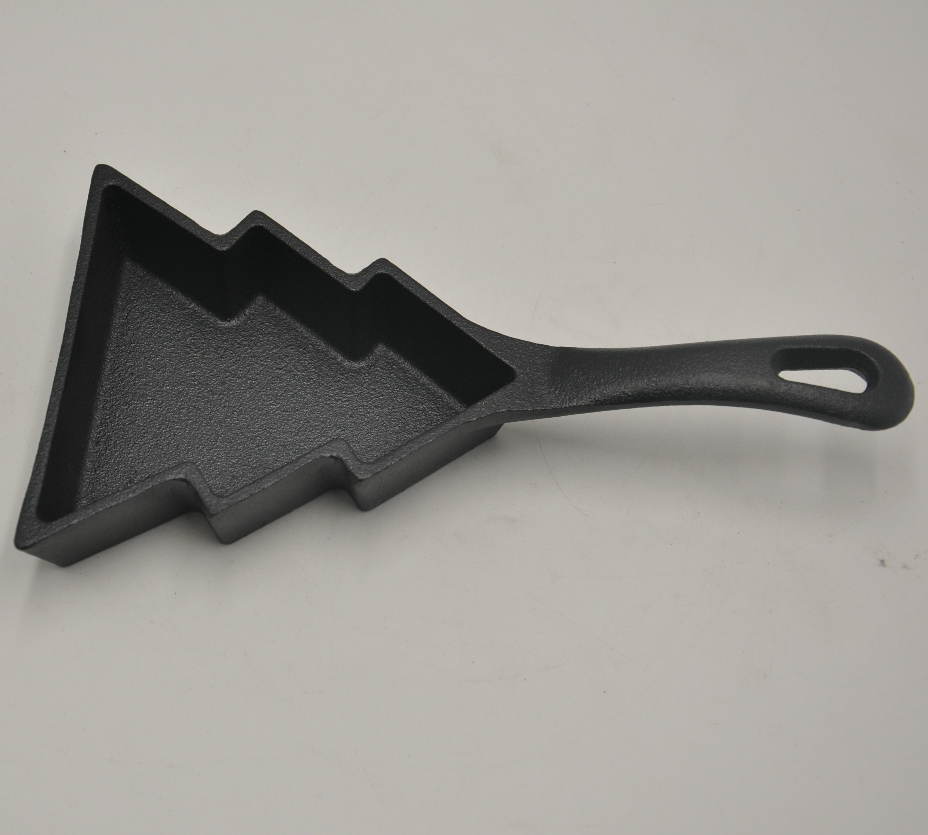 Cast iron mini Xmas Tree pan