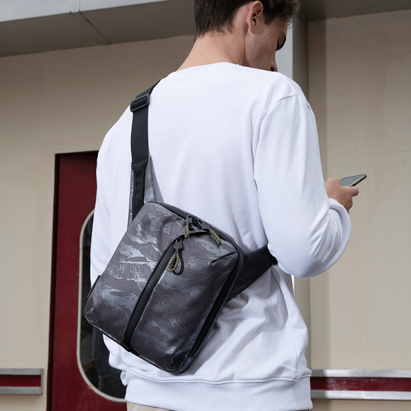 Aoking Spacious Waterproof Anti-theft Laptop Crossbody Bag
