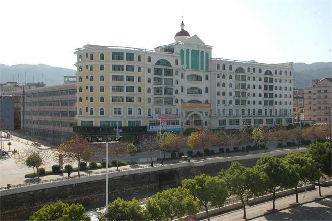 Fujian Dehua Xinhuangyi Crafts Co., Ltd. – Flower vat 1