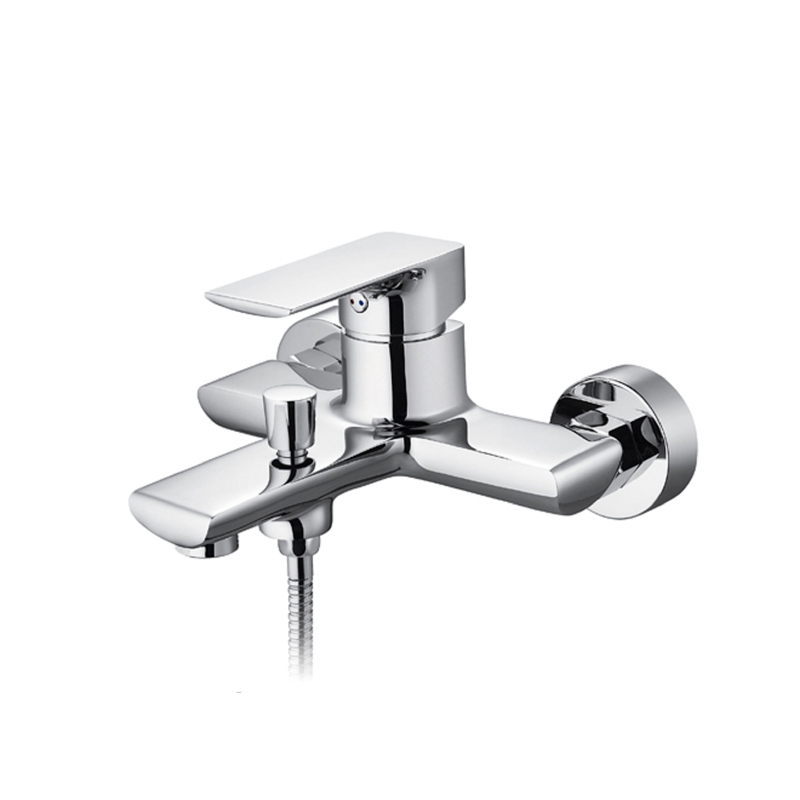 Single handle bath mixer