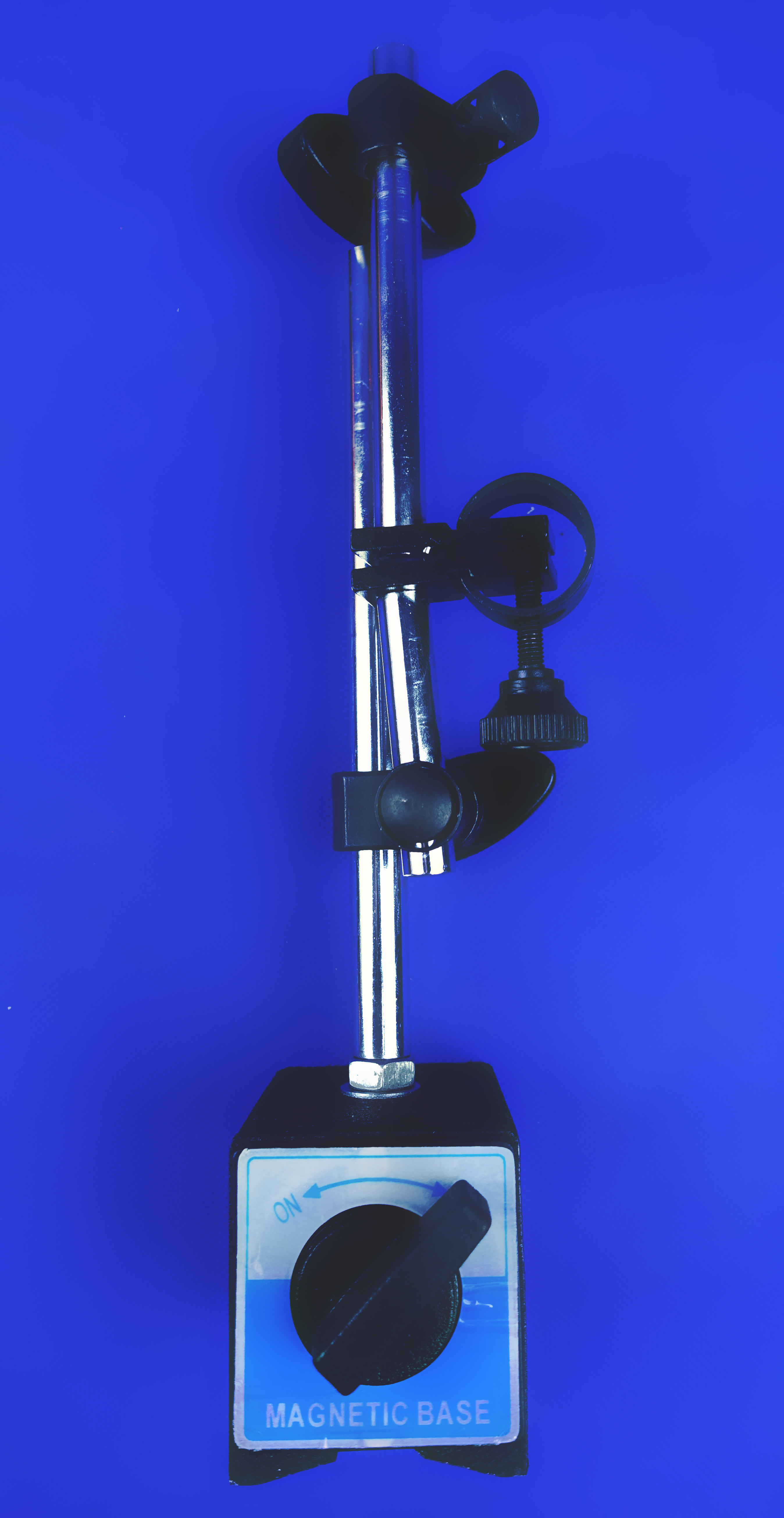 Magnetic base