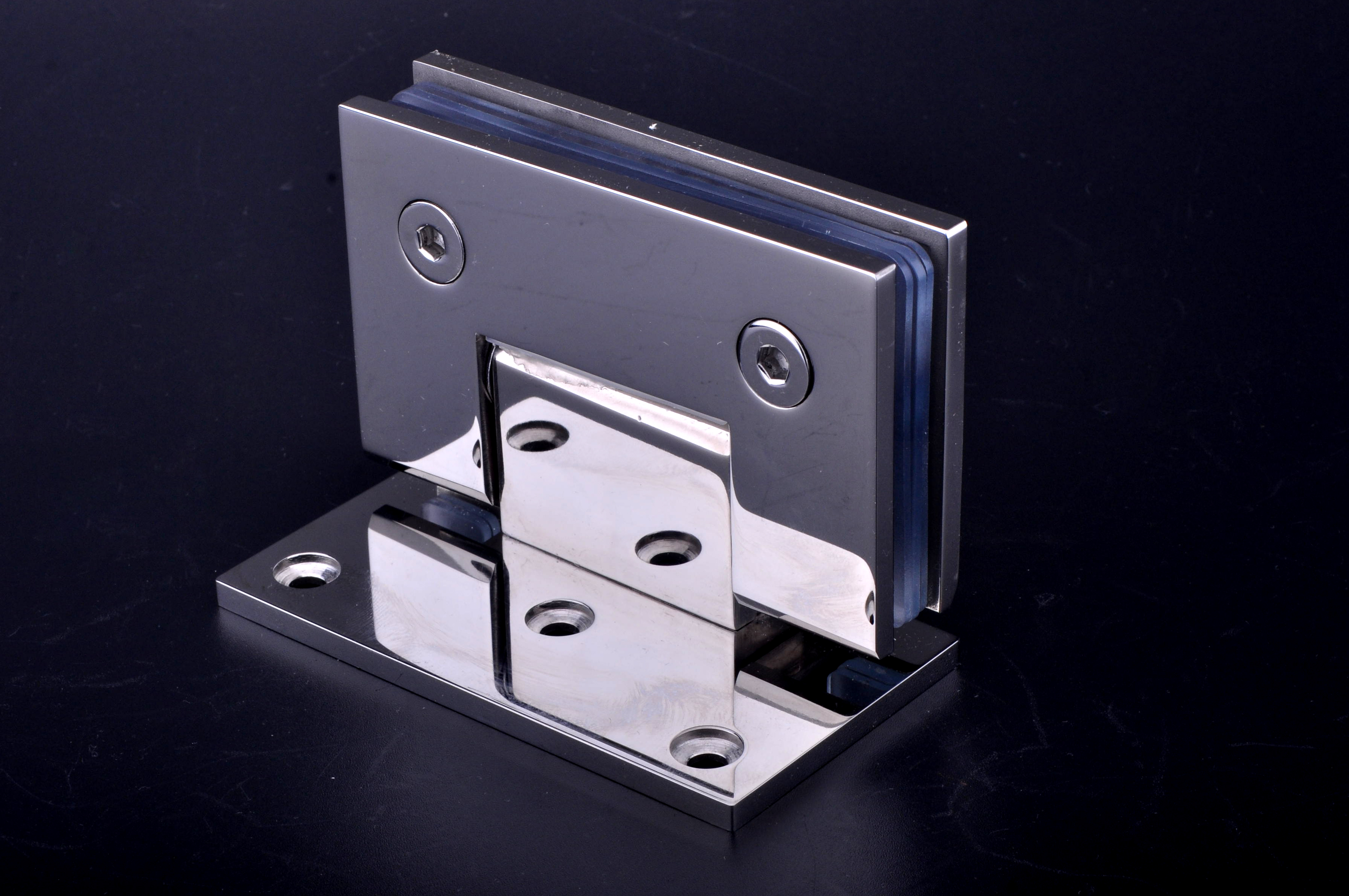 Shower hinge