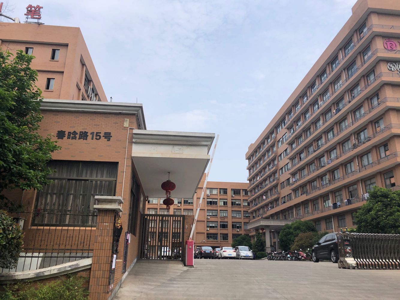 Yiwu Hangxiang Pen Industry Co., Ltd. – Plastic pens 1