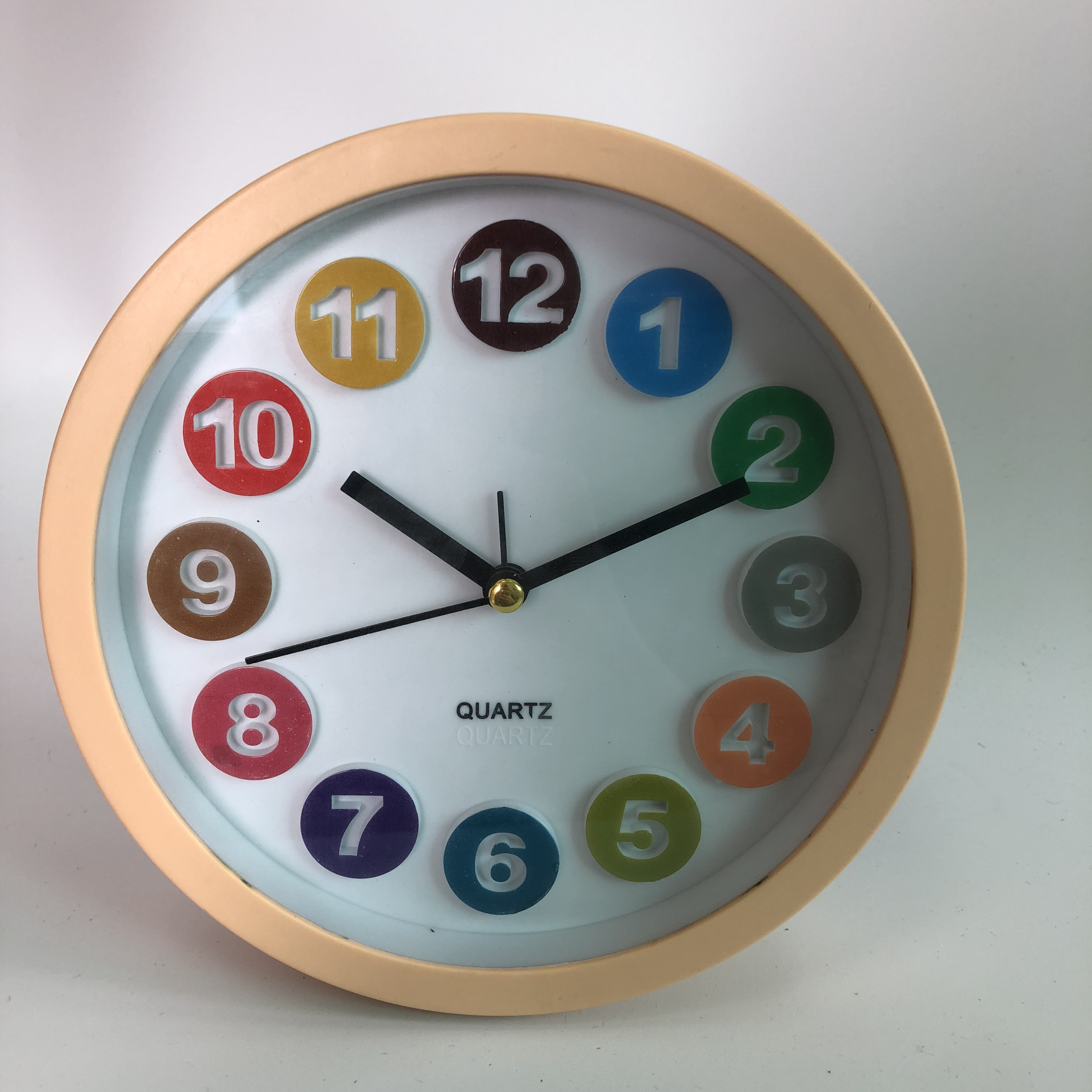 Plastic round raised number kids alarm clock