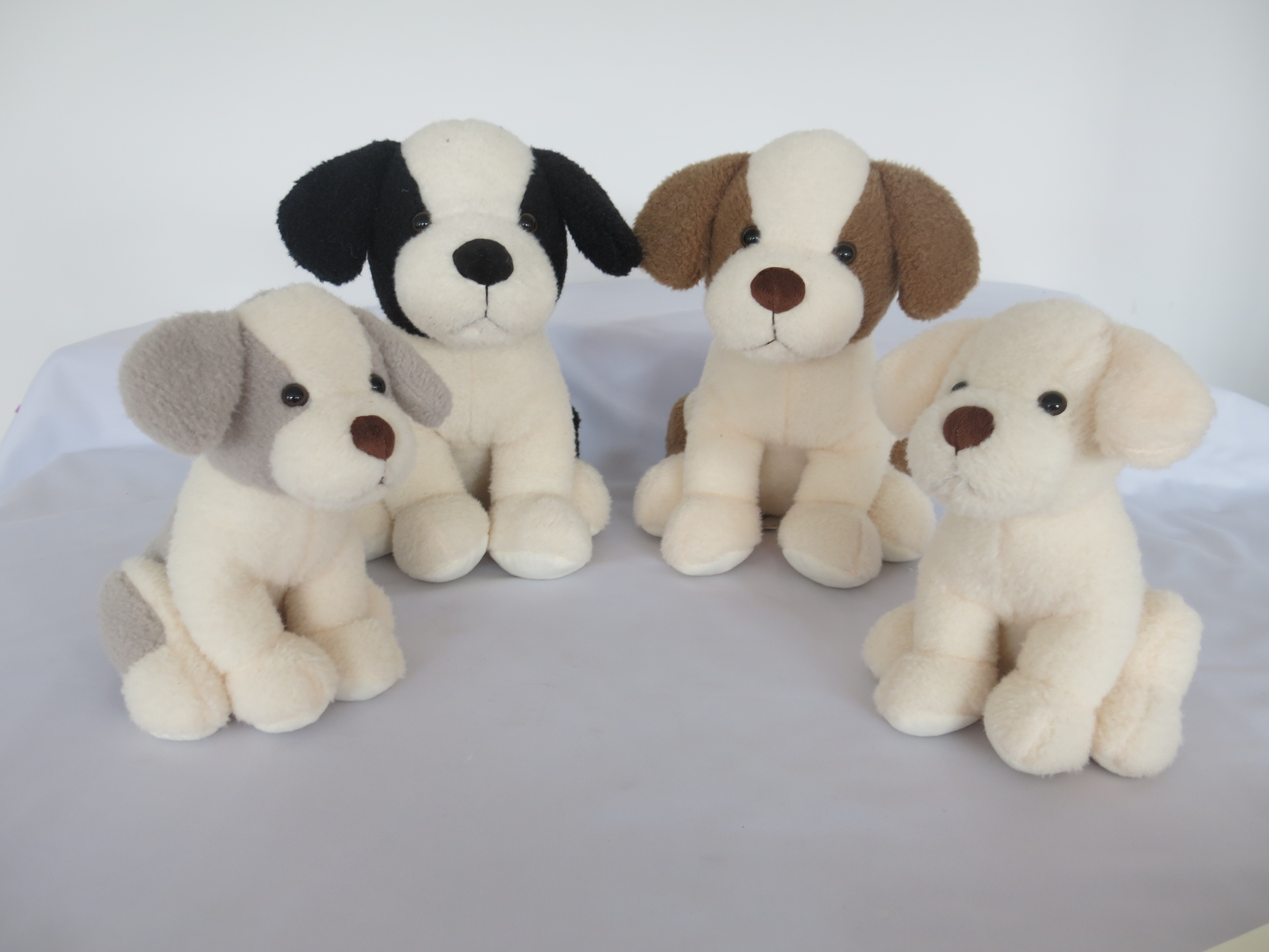 4color Sitting Dogs