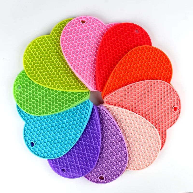 Silicone trivet