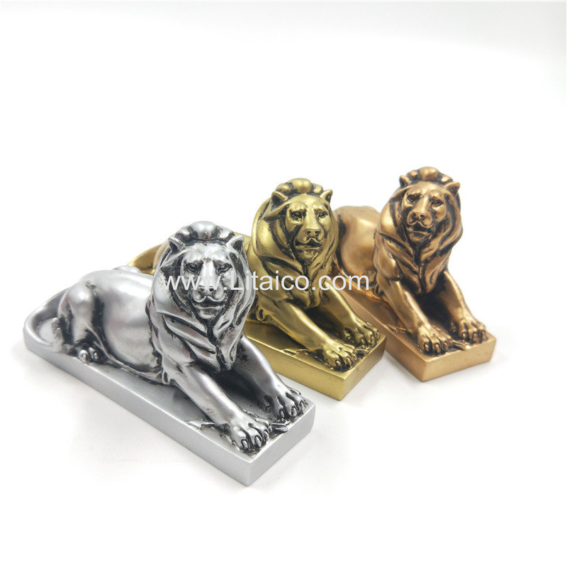 Lion polyresin decoration
