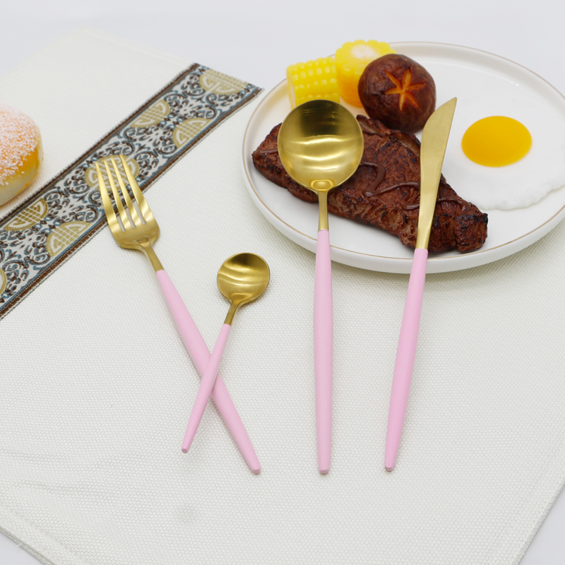 Sand blasting+painting cutlery set