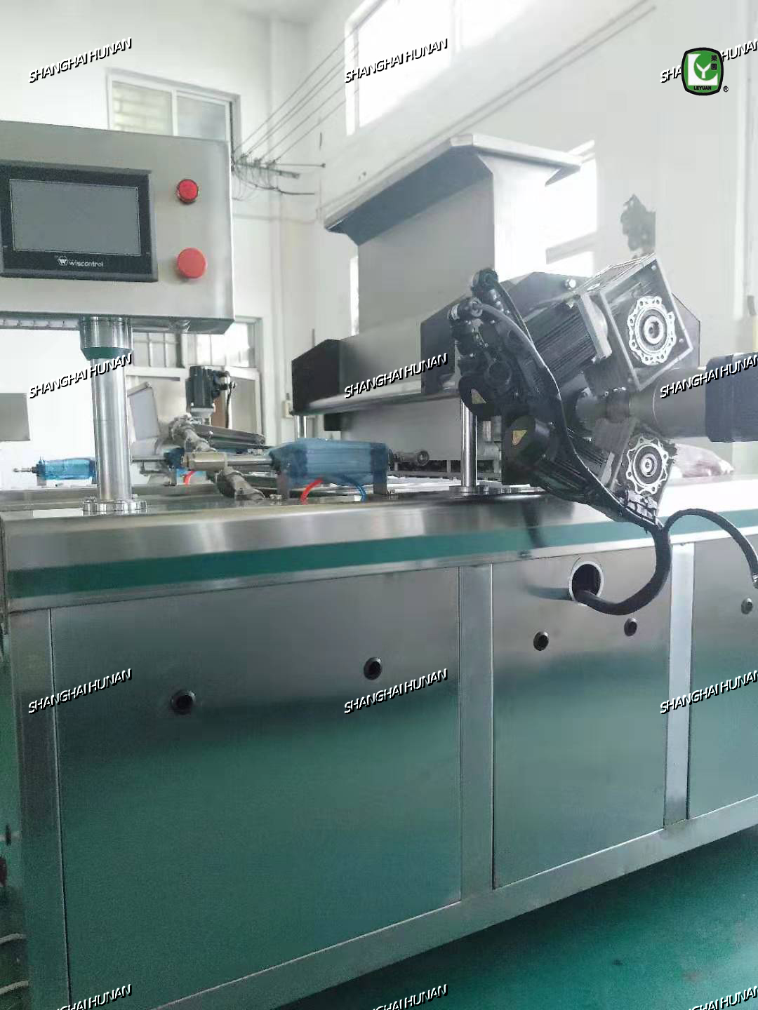 Cookie forming machine