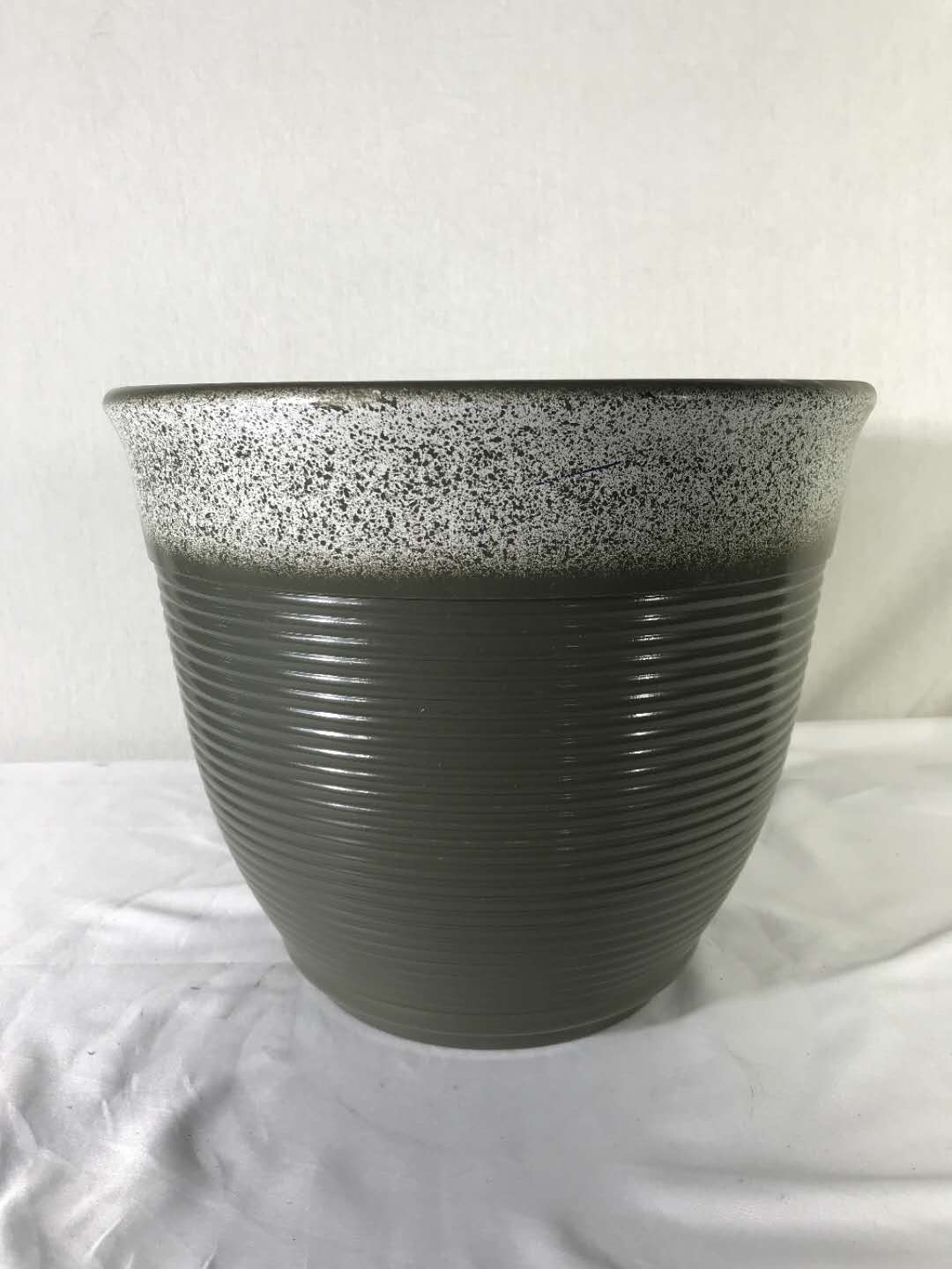 Plastic planter