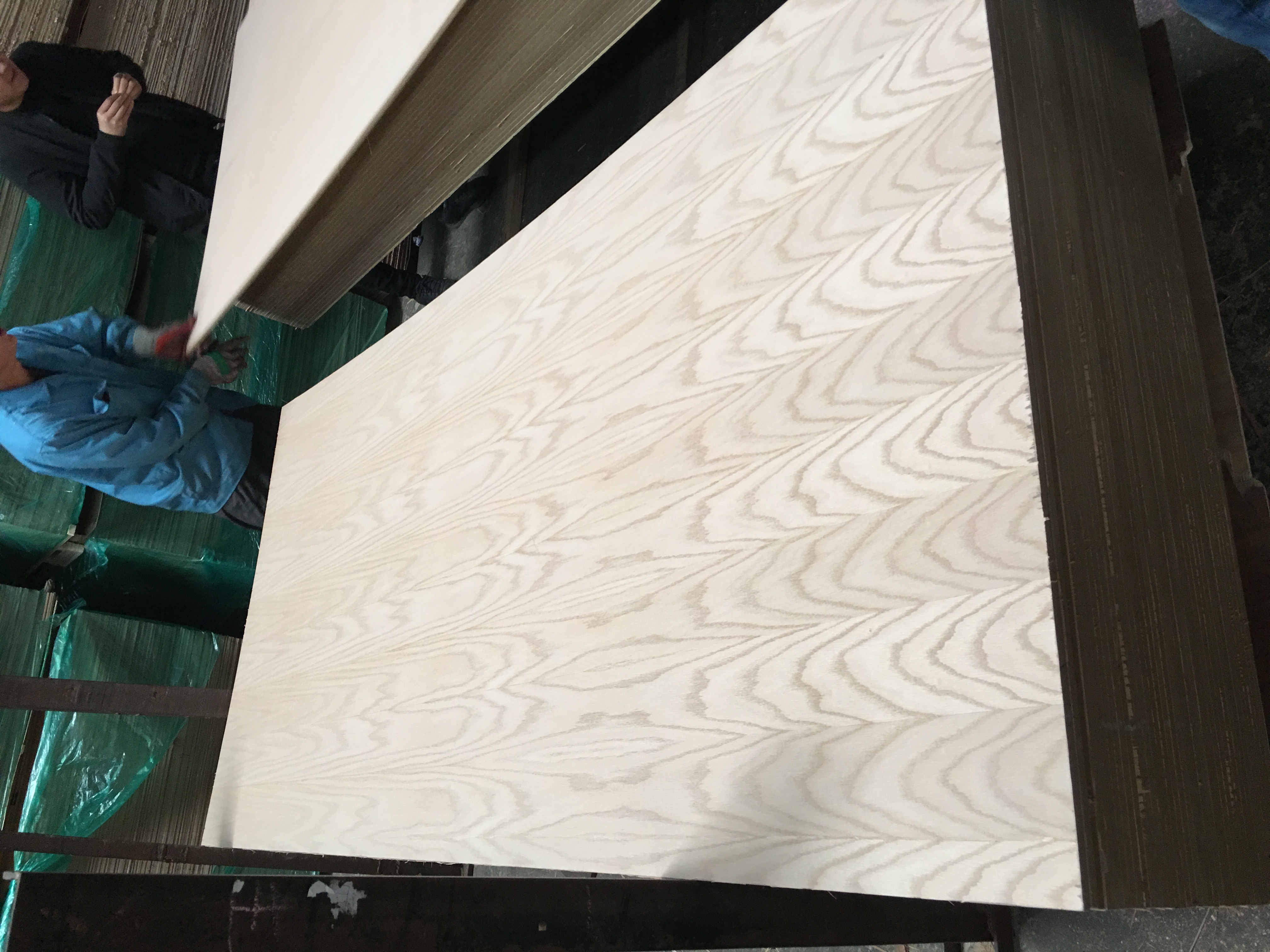 red oak veneer plywood