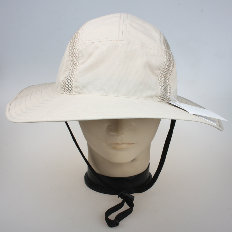 HAT 02