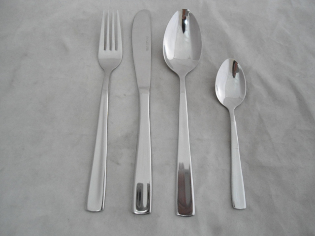 16 Pcs Stainless Steel Cutlery Set