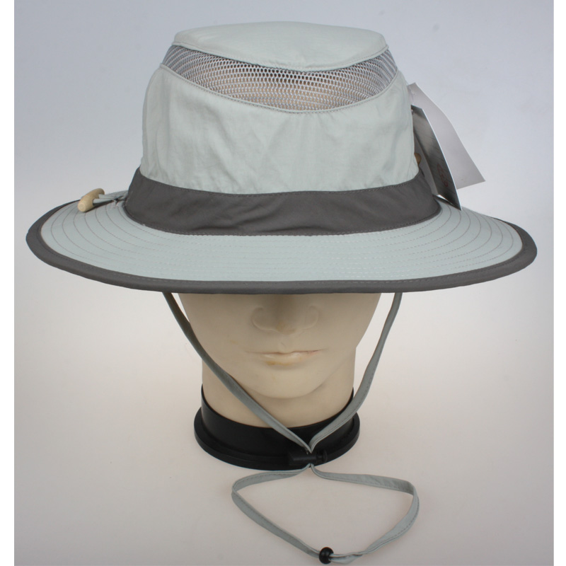 HAT 04