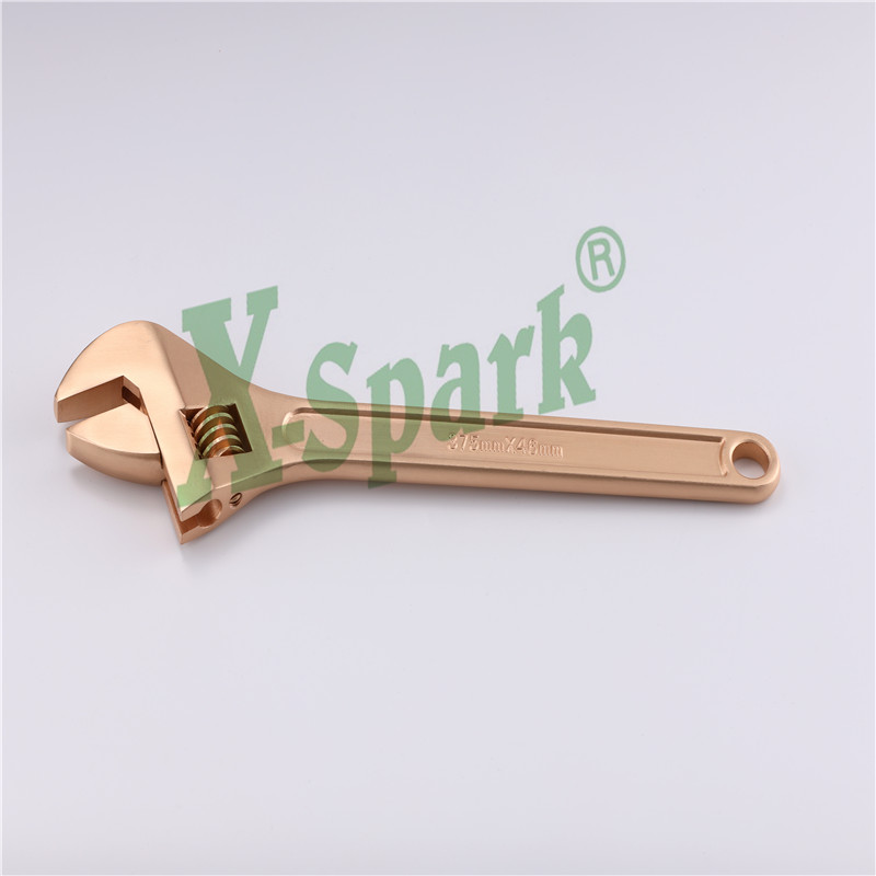 Wrench adjustable