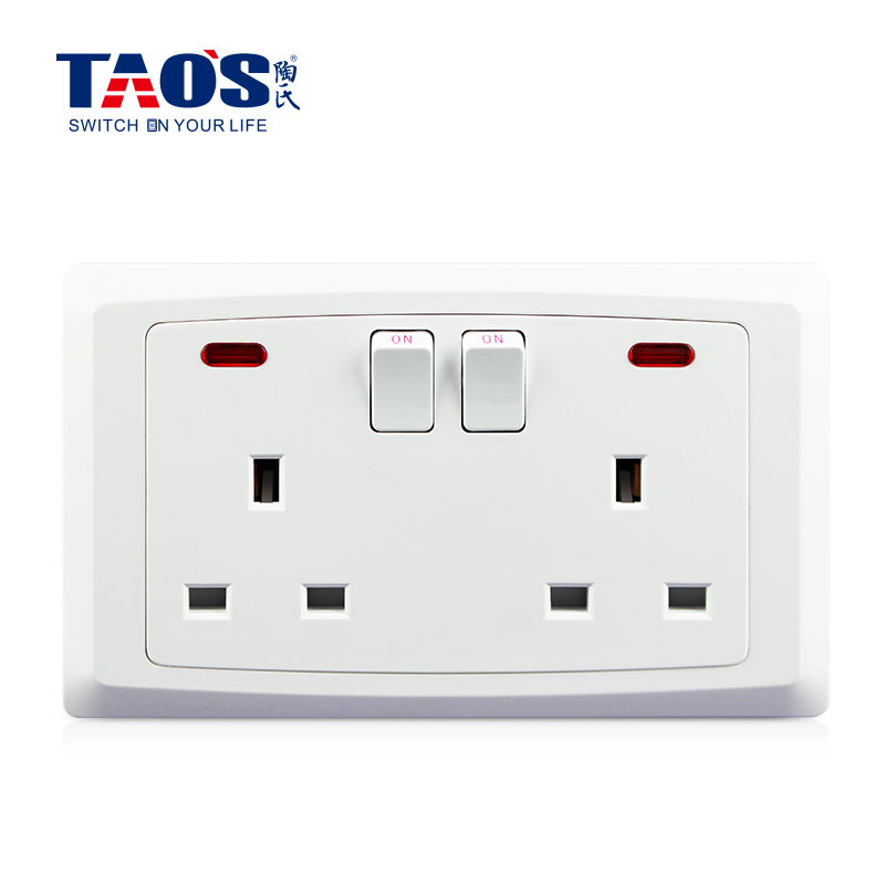 13A 2 gang switched socket + neon