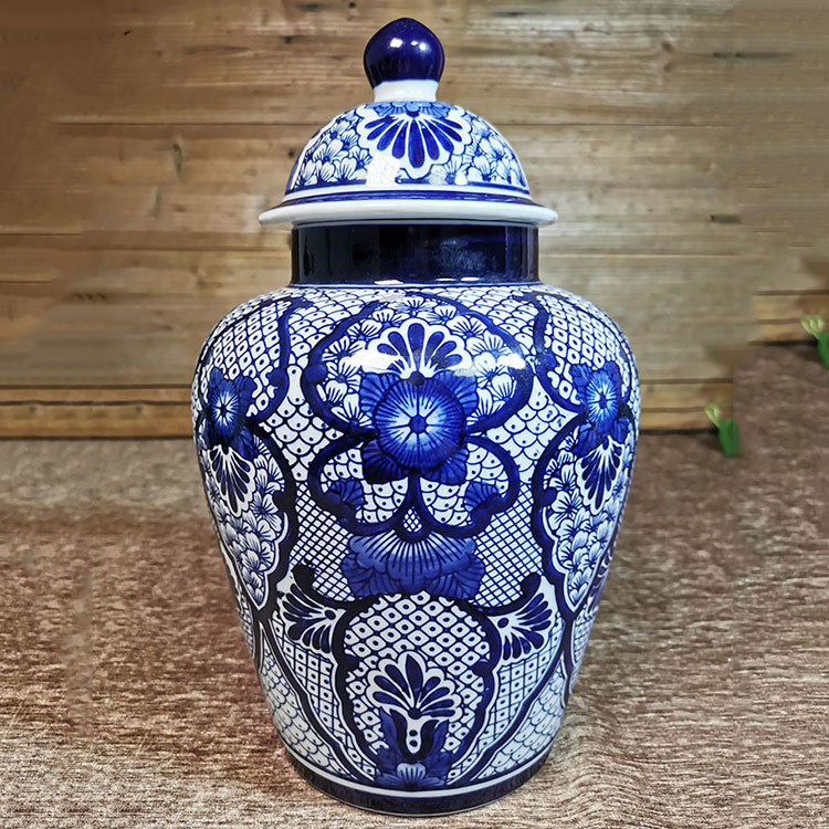 Blue and white ceramic gar