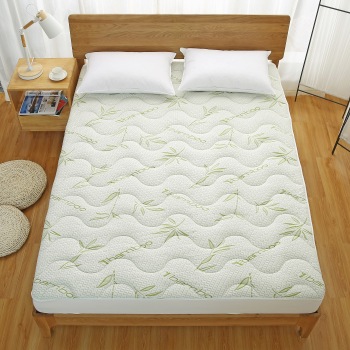 Bamboo quilted mattress protector