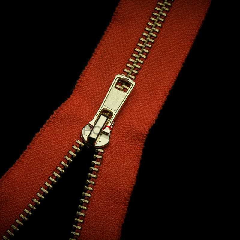 ZHEJIANG HUAGUAN ZIPPER CO.,LTD – Plastic zipper 4