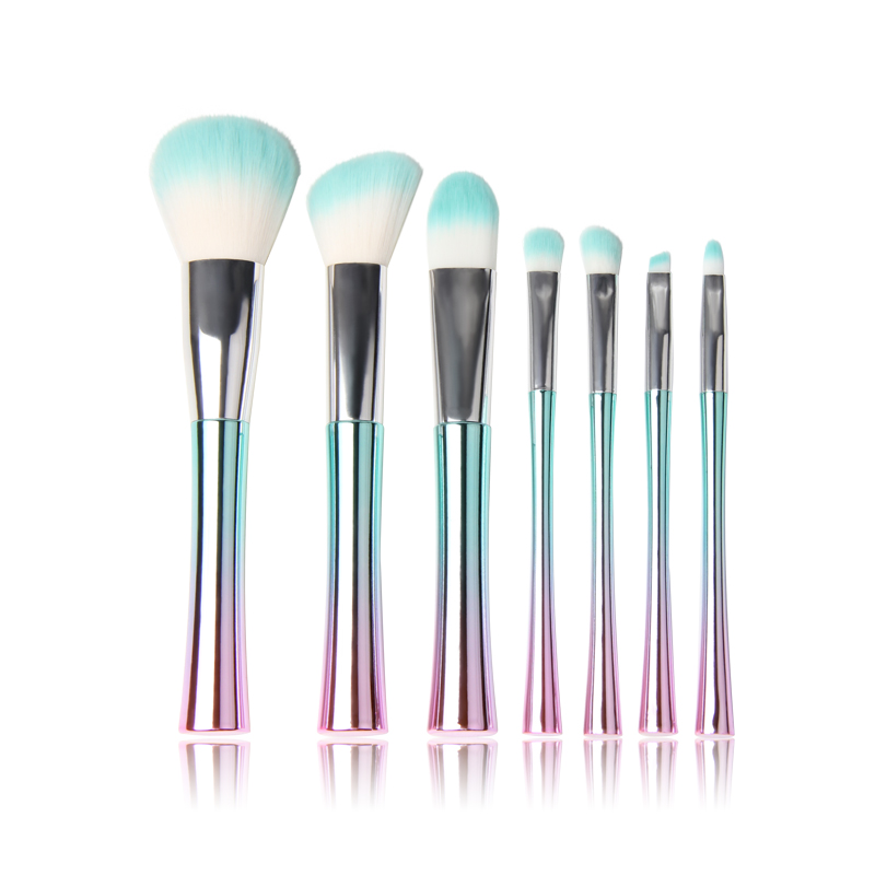 7 Piece Kinlly Fantasy Makeup Brush Set With Plastic Handle