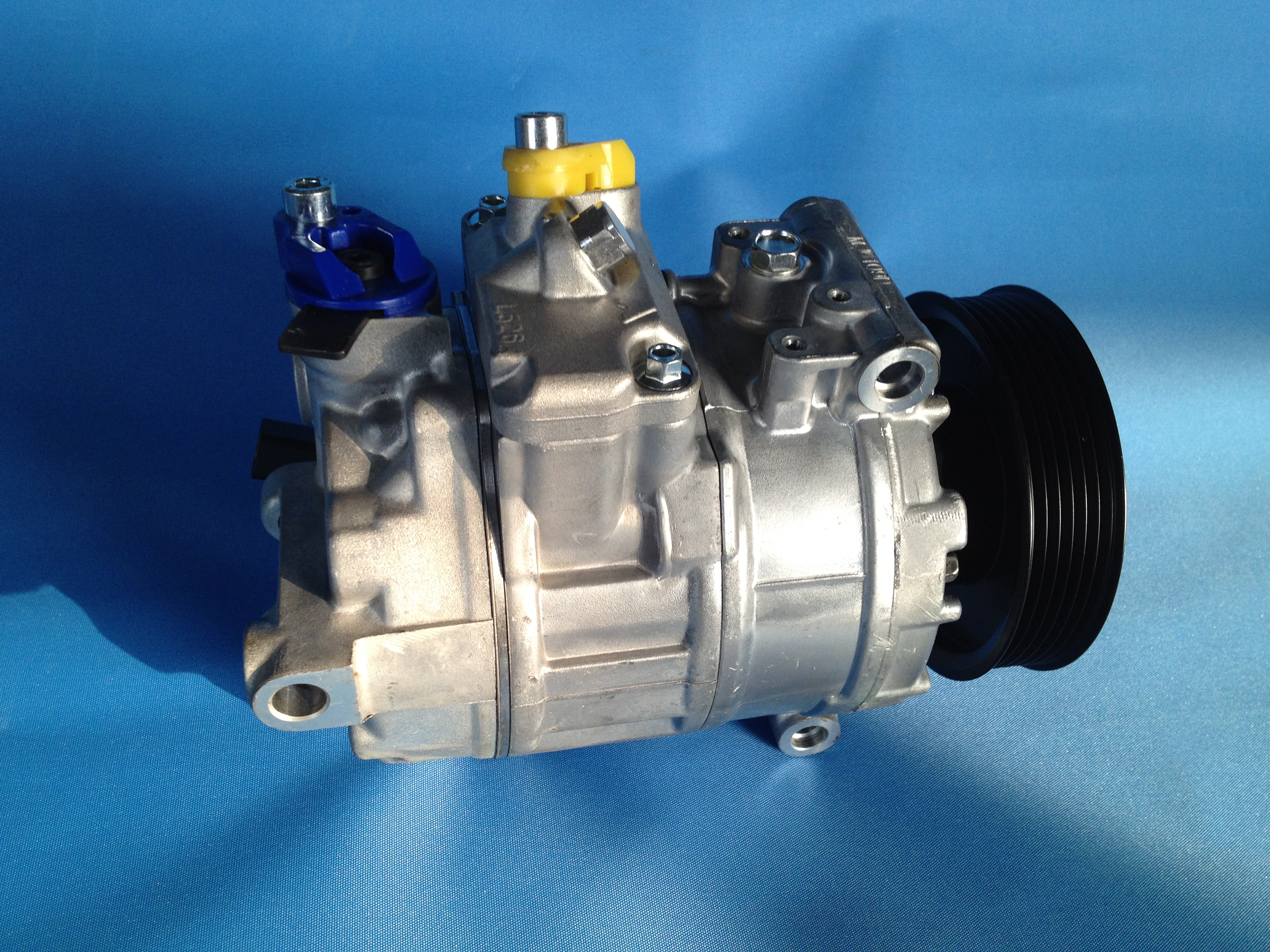 Auto air conditioning compressor