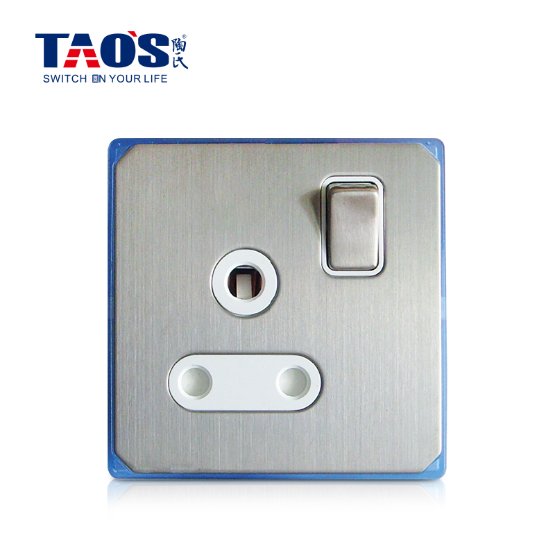 15A 1 gang switched round-pin socket