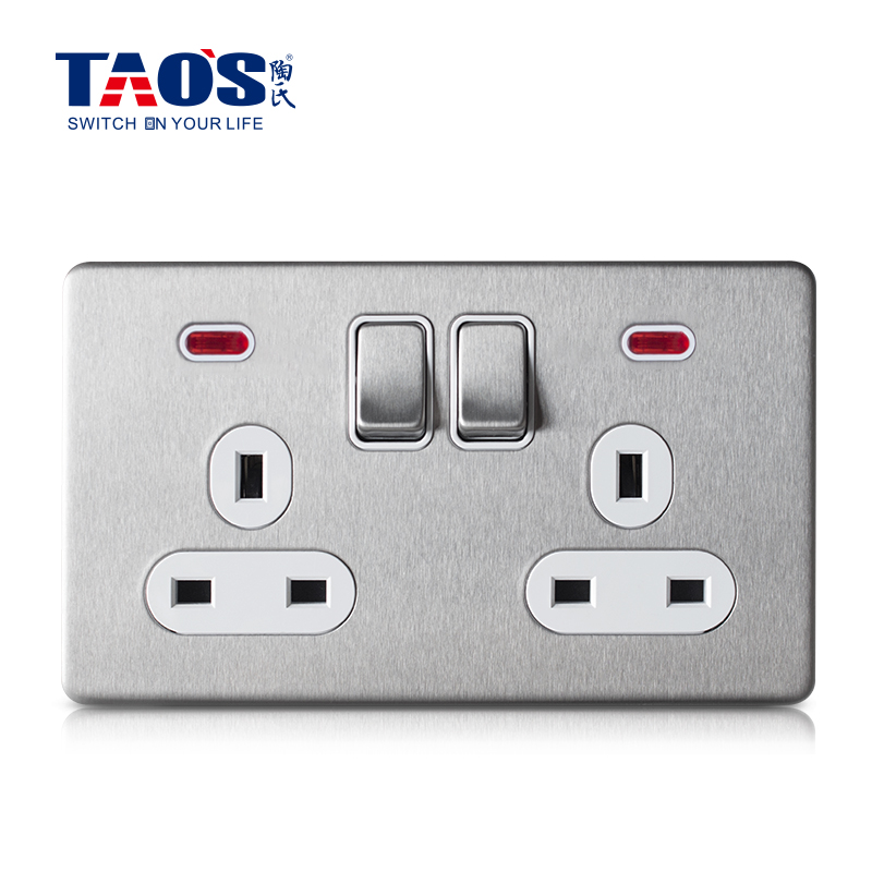 13A 2 gang switched socket + neon
