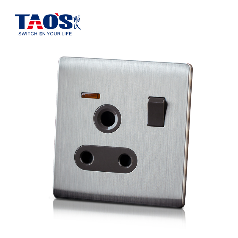 15A 1 gang switched round-pin socket