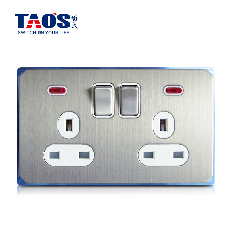 13A 2 gang switched socket + neon