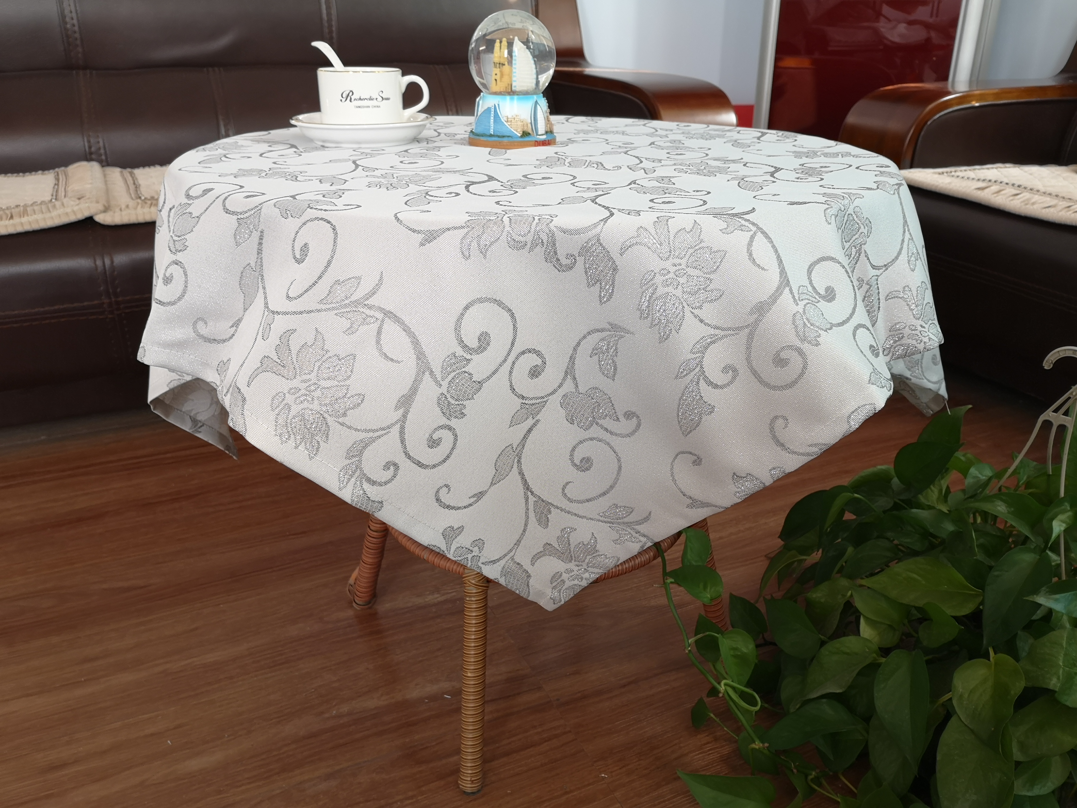 ShinyJacquard table cloth from manufacturer in Shandong