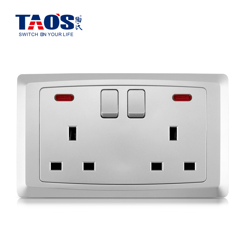 13A 2 gang switched socket + neon