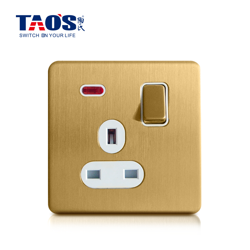 13A 1 gang switched socket + neon