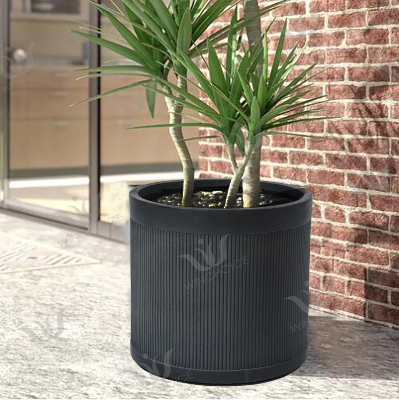 Round planter