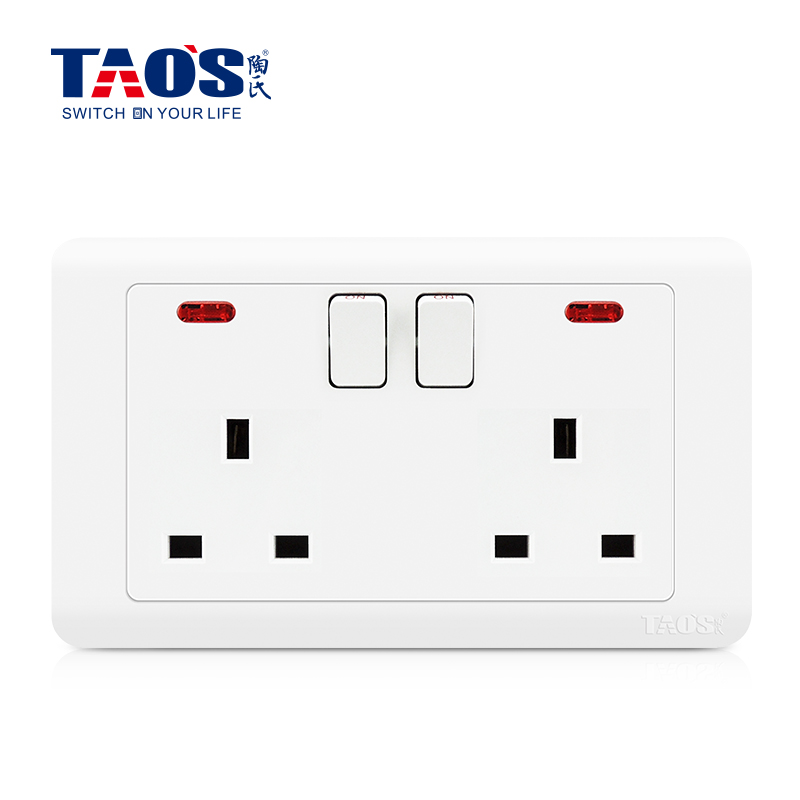 13A 2 gang switched socket + neon